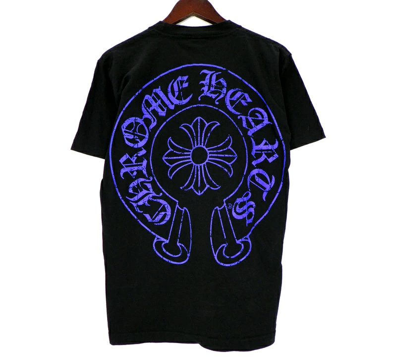 CHROME HEARTS クロムハーツ クロス スクロール ラベル ポケット バック ホースシュー Tシャツ